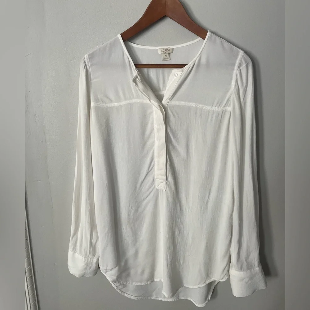 ☀️J Crew  Women’s XS White Henley